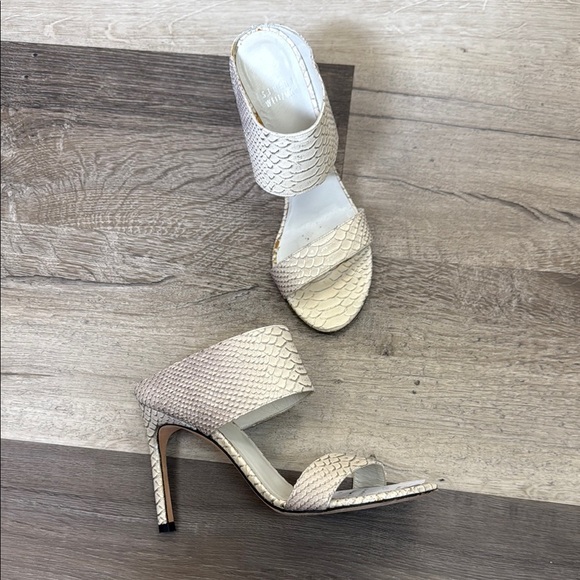 🍁🌷Stuart Weitzman Cream Braided Sandals - Picture 2 of 5